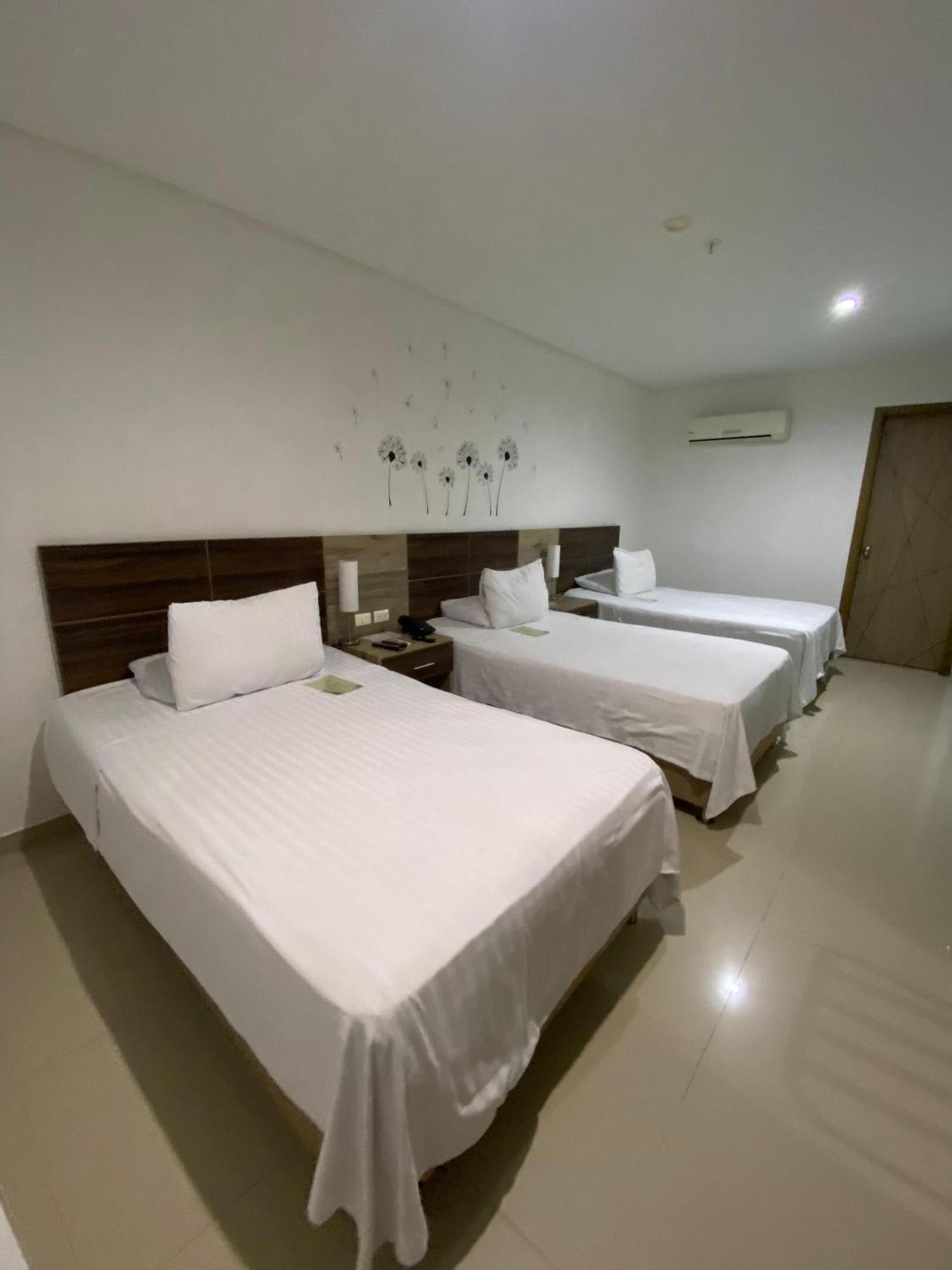 Basic Triple Room,779667270:JPEG