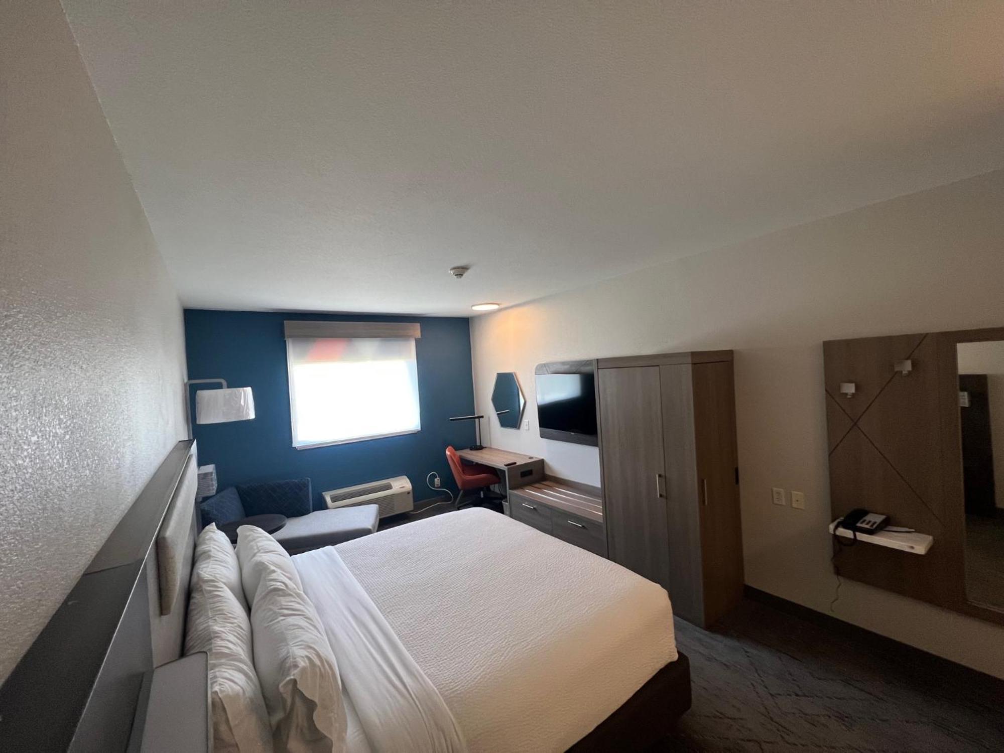 Standard King Room
