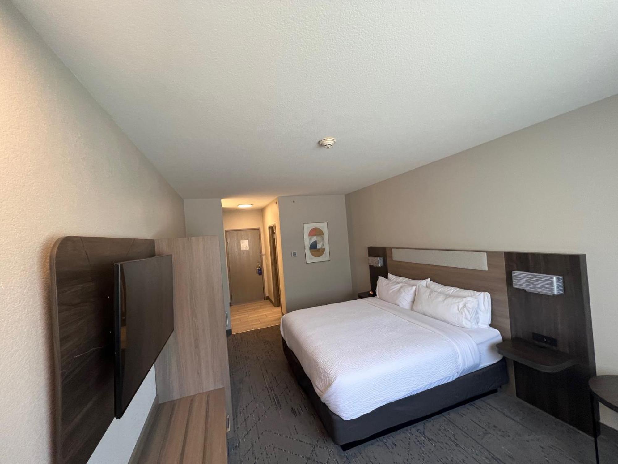 Standard King Room