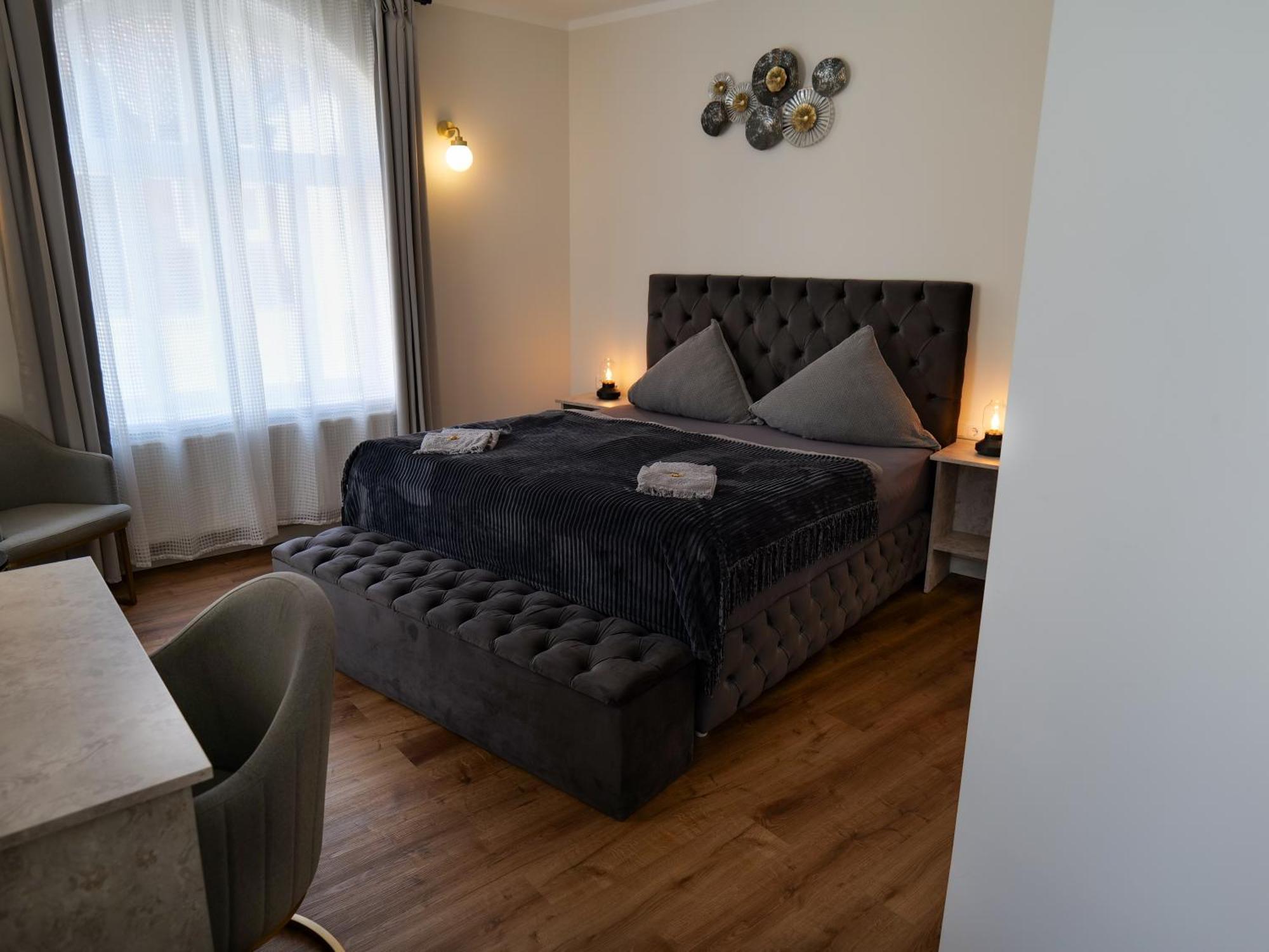Deluxe Double Room,1505496223:JPEG