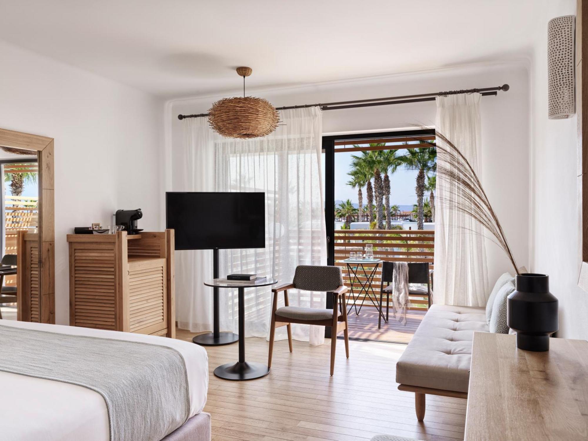 Habitación Doble de lujo con vistas a la piscina