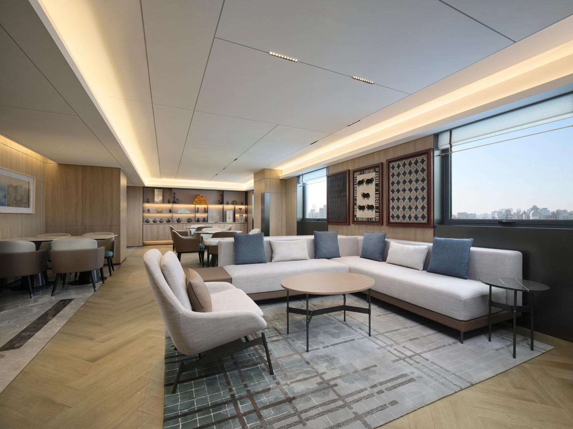Executive Zimmer mit 1 Kingsize-Bett und Zugang zur Executive Lounge