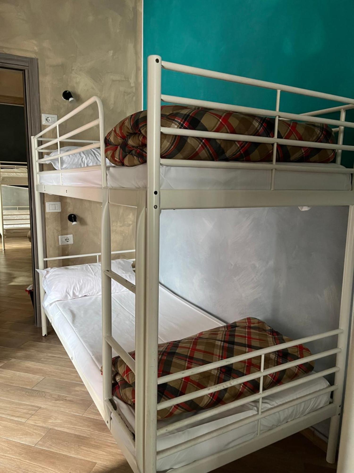 Bed 6-Bed Female Dormitory Room