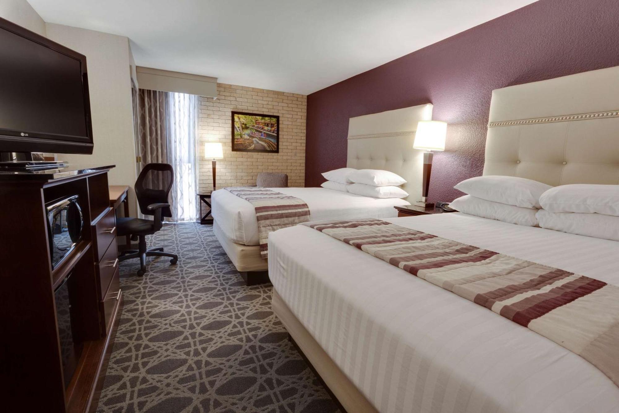 Deluxe Queen Room with Two Queen Beds,1540126027:JPEG