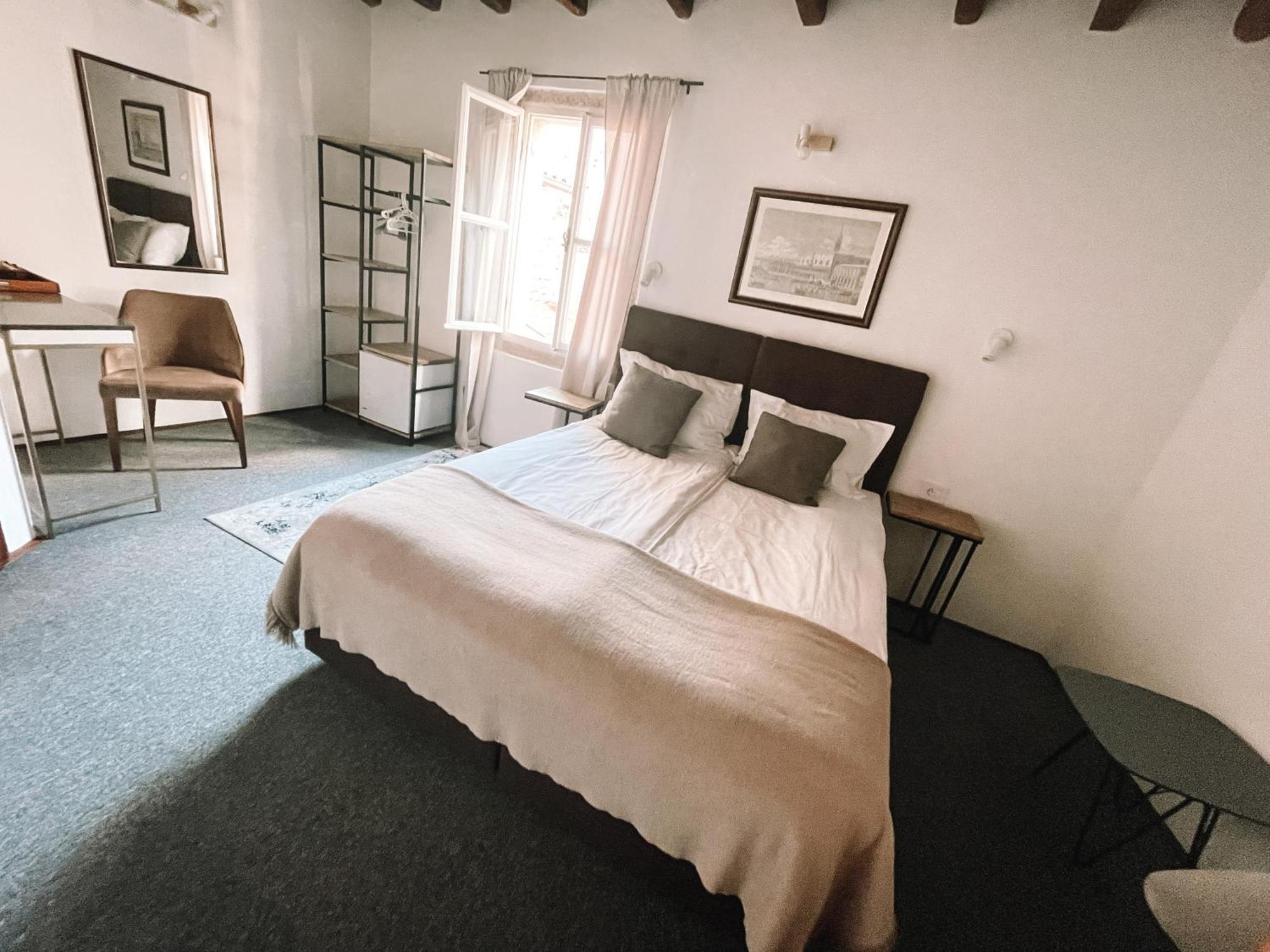 Double Room - Cronche Street - Annex Building