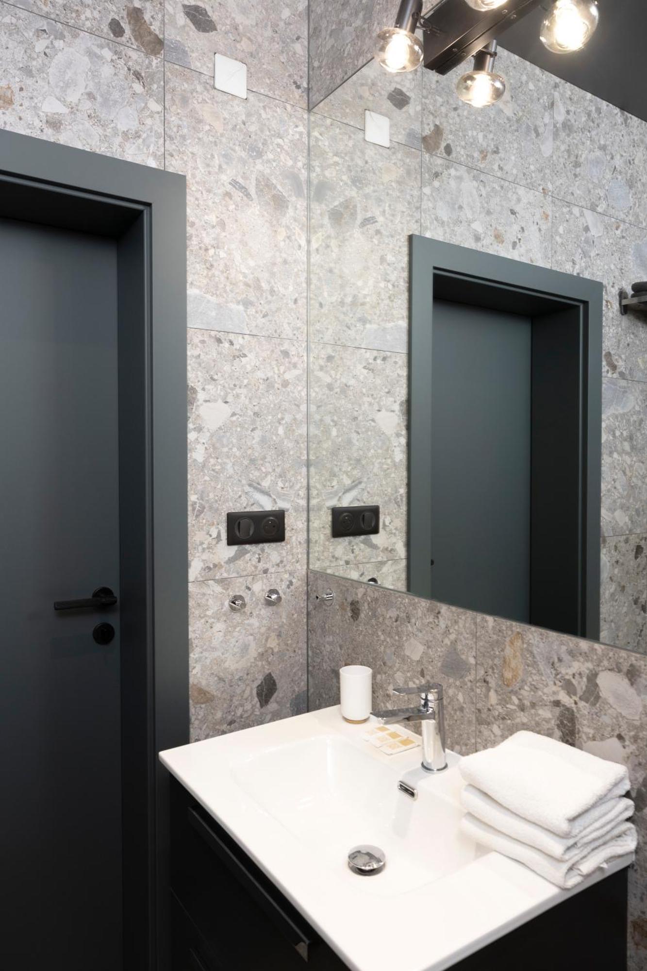 Family Room Private Bathroom