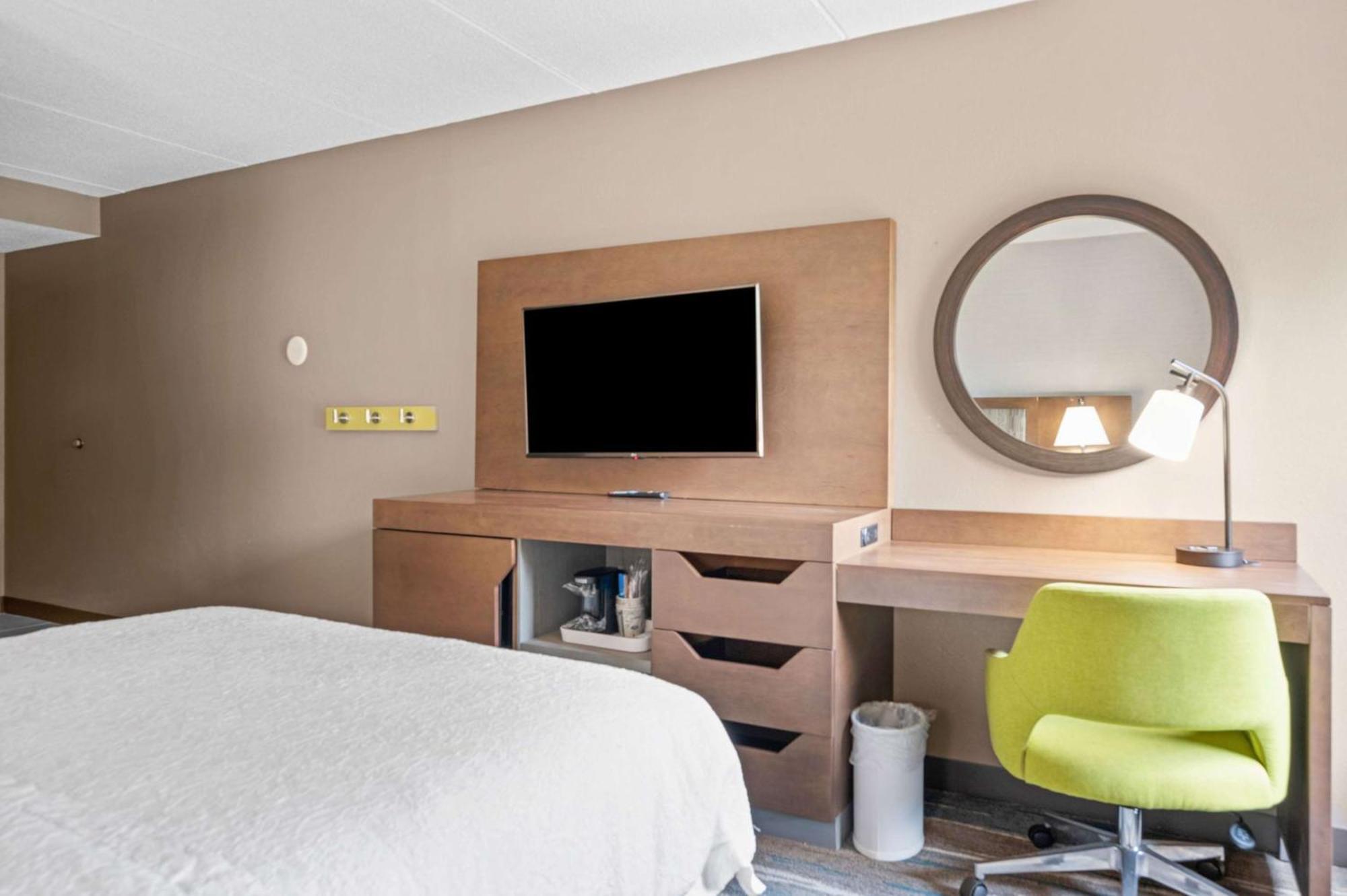 Queen Room with Bath Tub - Disability Access/Non-Smoking