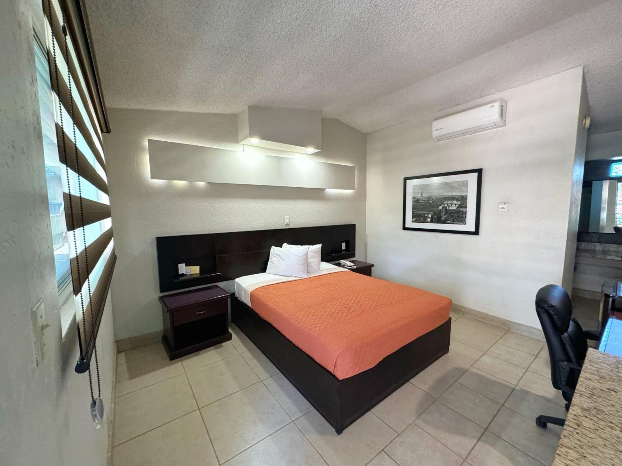 Queen Room,1069089577:JPEG