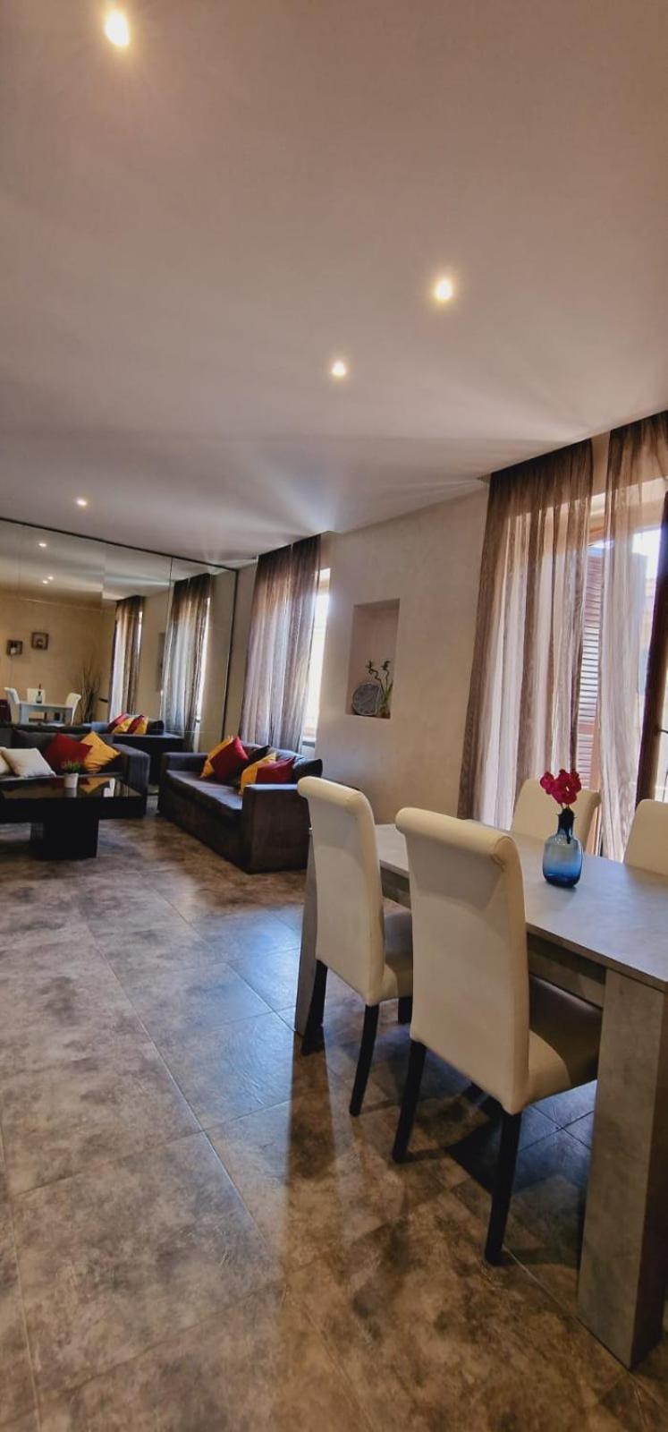 Appartamento Familiare con 2 Camere da Letto e Vista