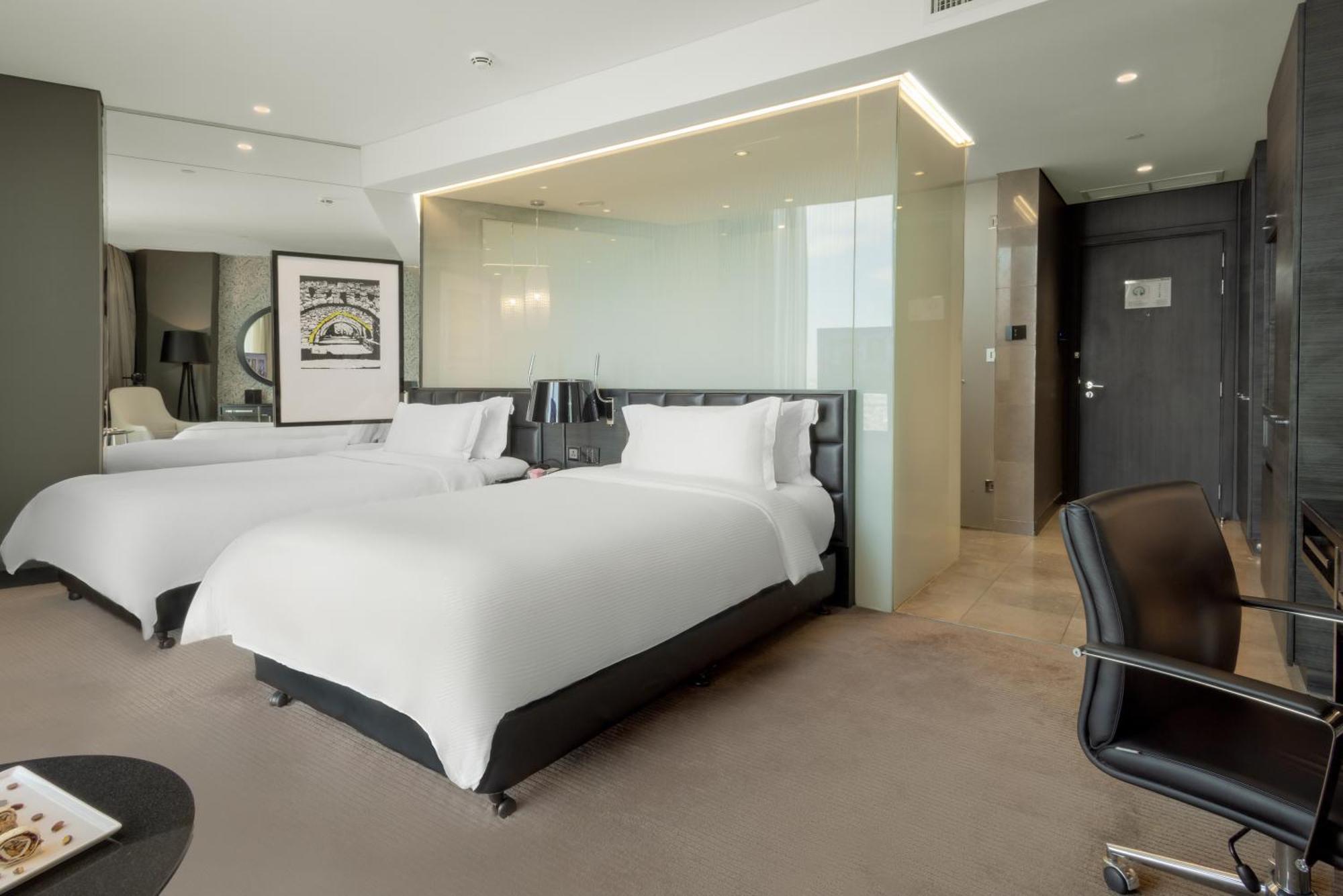 Guest Room City View Twin Bed,1547145106:JPEG