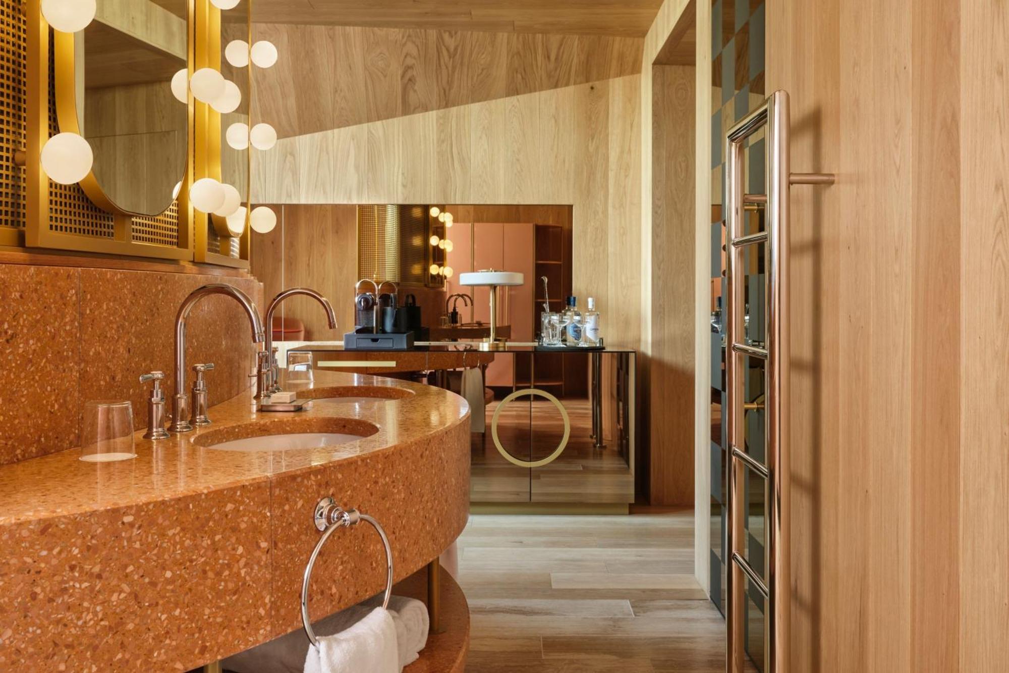 Cozy King Room,1547314747:JPEG