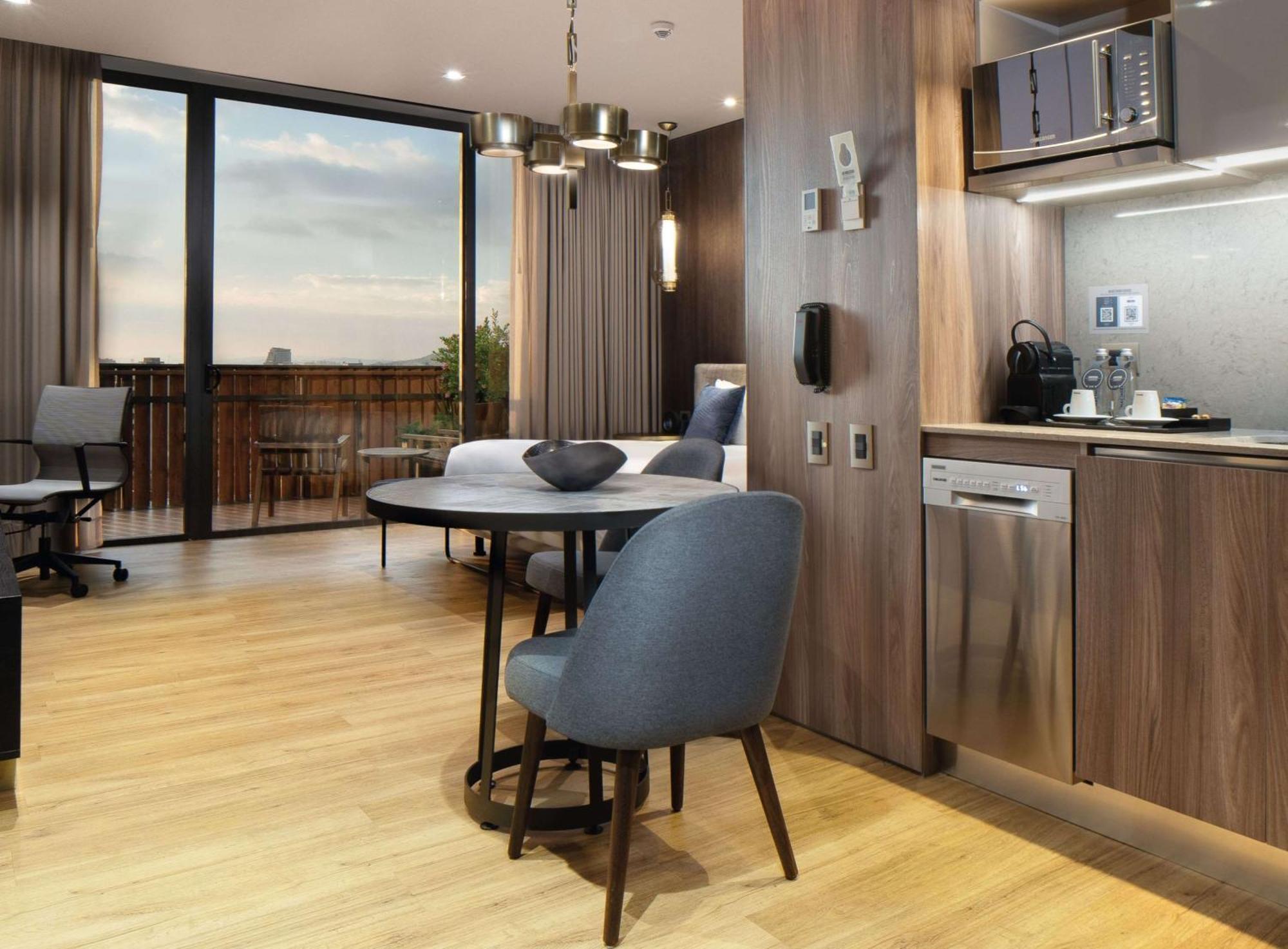 Junior King Apartaroom Mountain View