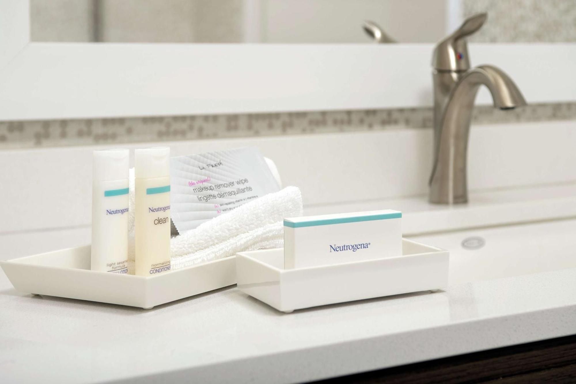 Queen Studio with Two Queen Beds - Non-Smoking,1552149607:JPEG