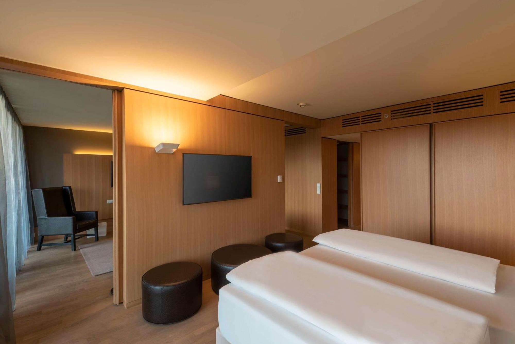 Junior Suite mit Kingsize-Bett und Balkon