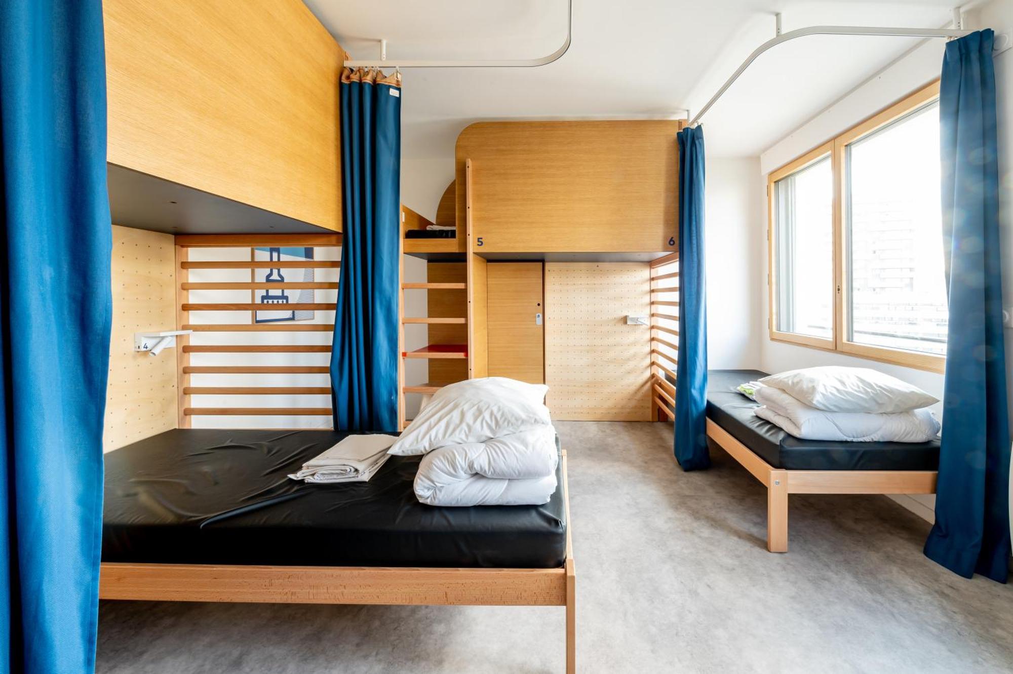 Single Bed 6-Bed Dormitory Room