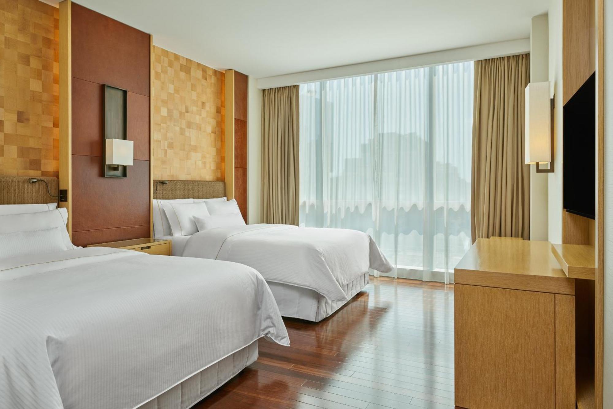 Deluxe Guest Room 2 Queen Low floor
