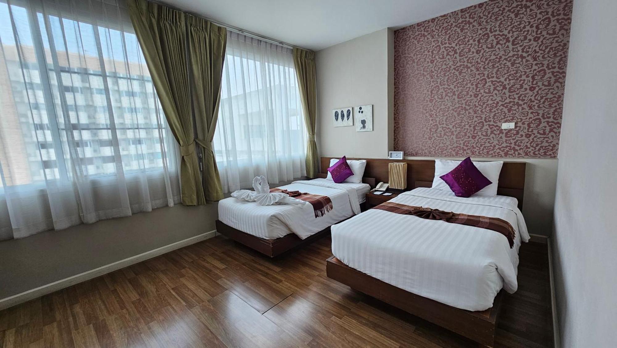 One-Bedroom Suite Twin