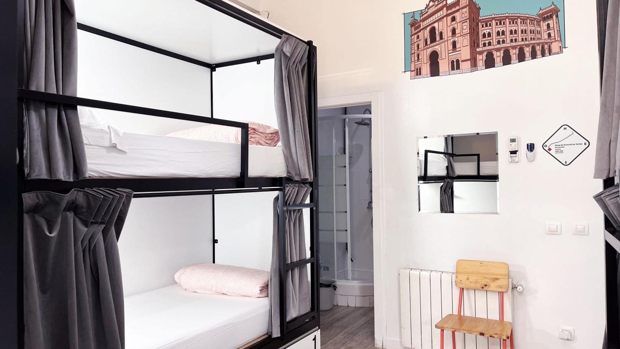 Cama em Dormitório Feminino com 6 Camas