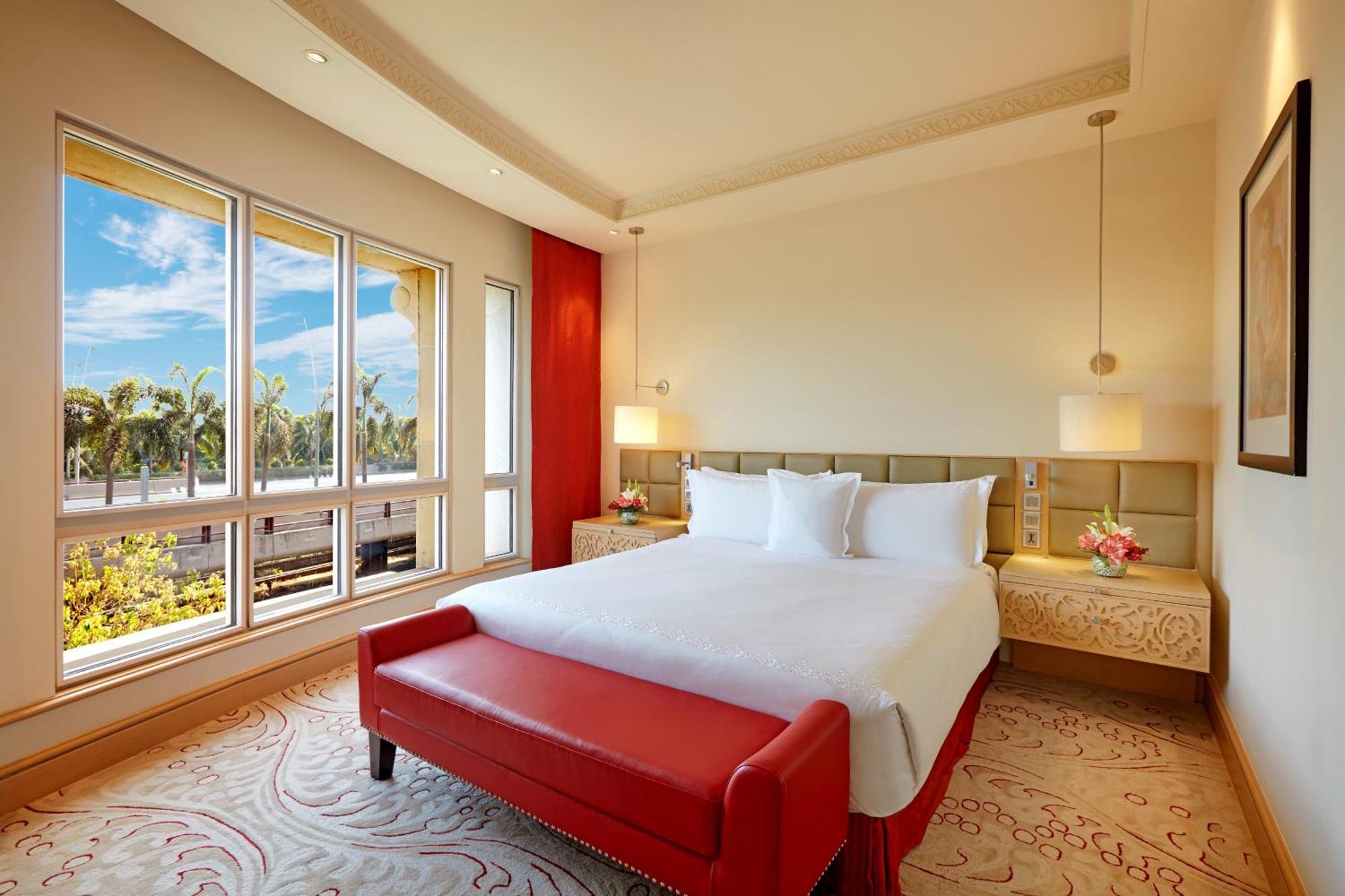 Executive Suite- Airport Pickup, Lounge access, Butler service,1580826645:JPEG
