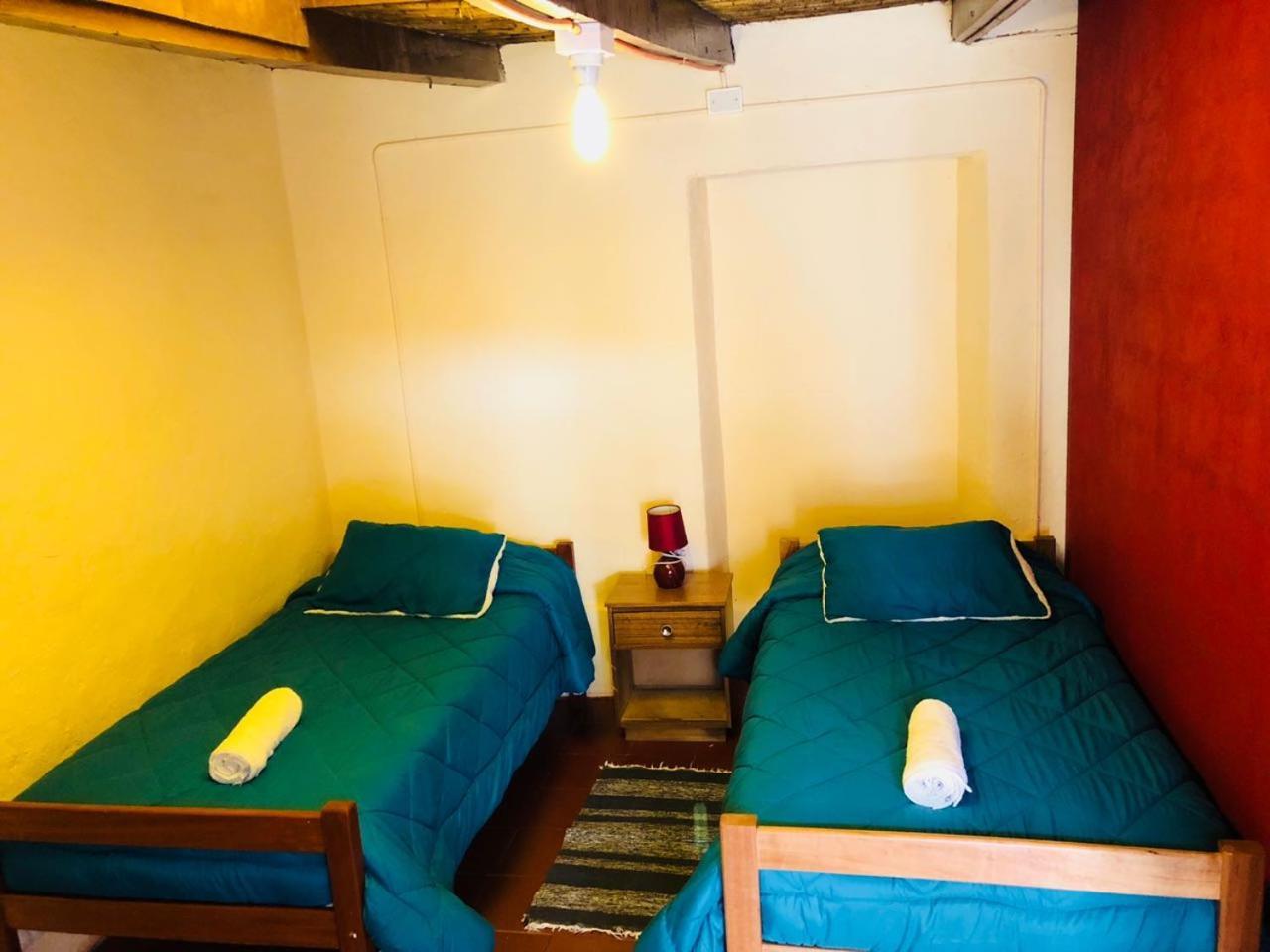Chambre Lits Jumeaux avec Salle de Bains Commune