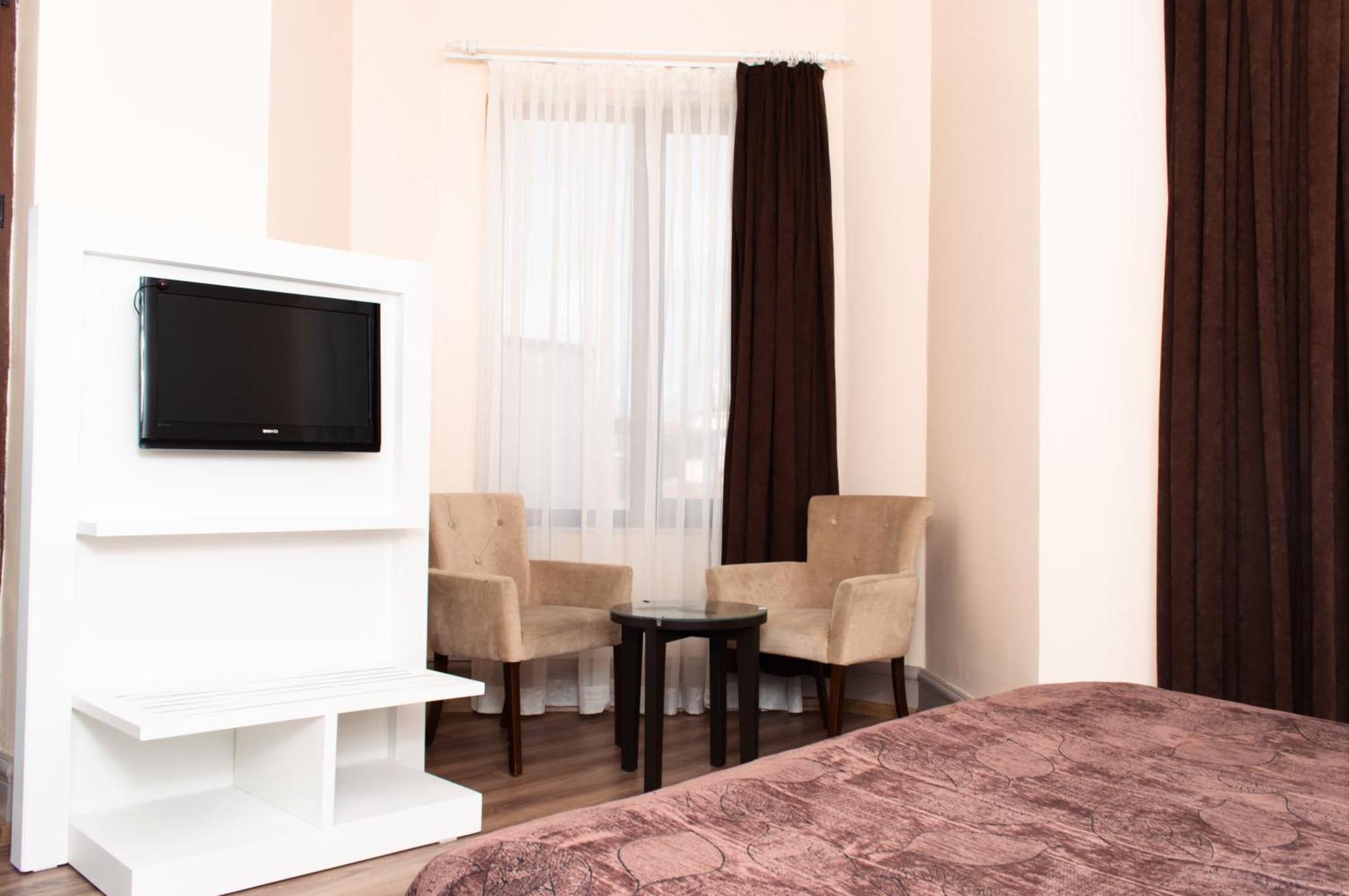 Deluxe Family Room,146766347:JPEG