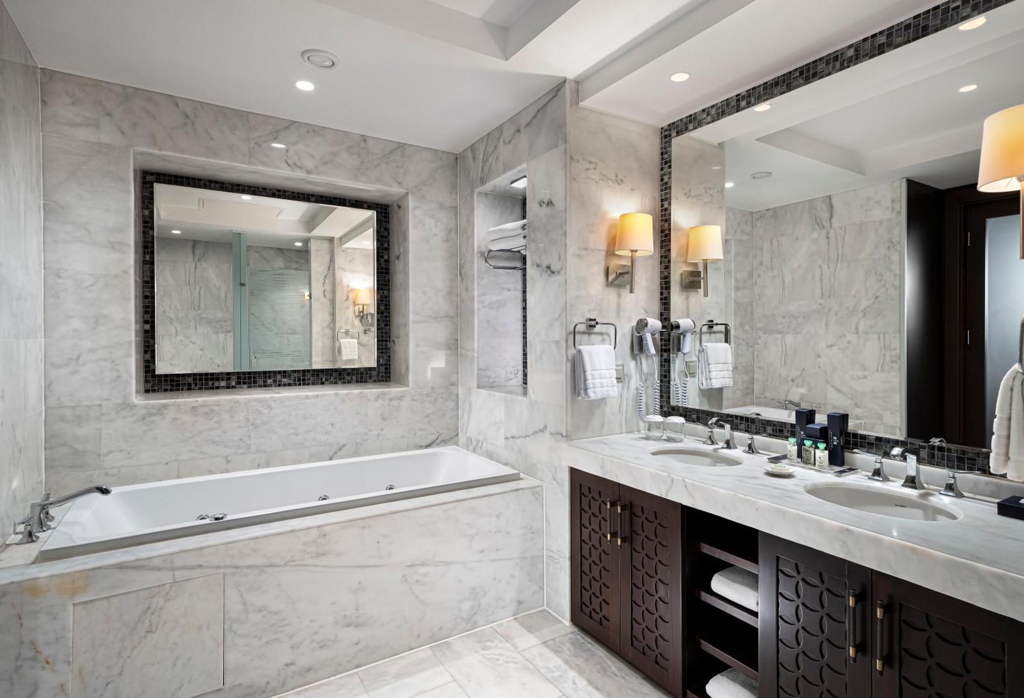 Suite with Sea View