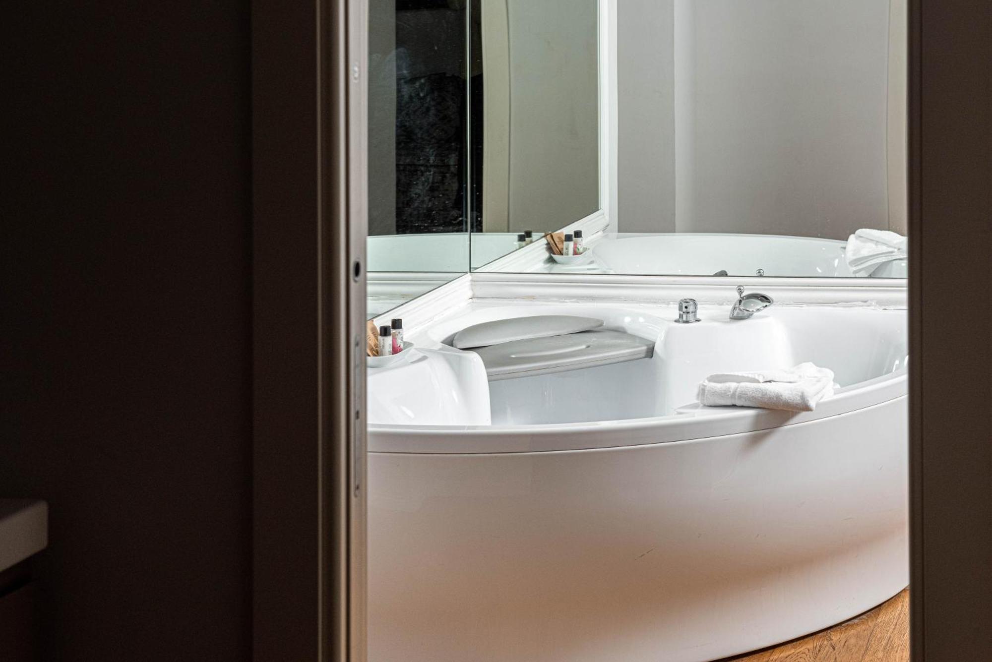 Suite Hot Tub