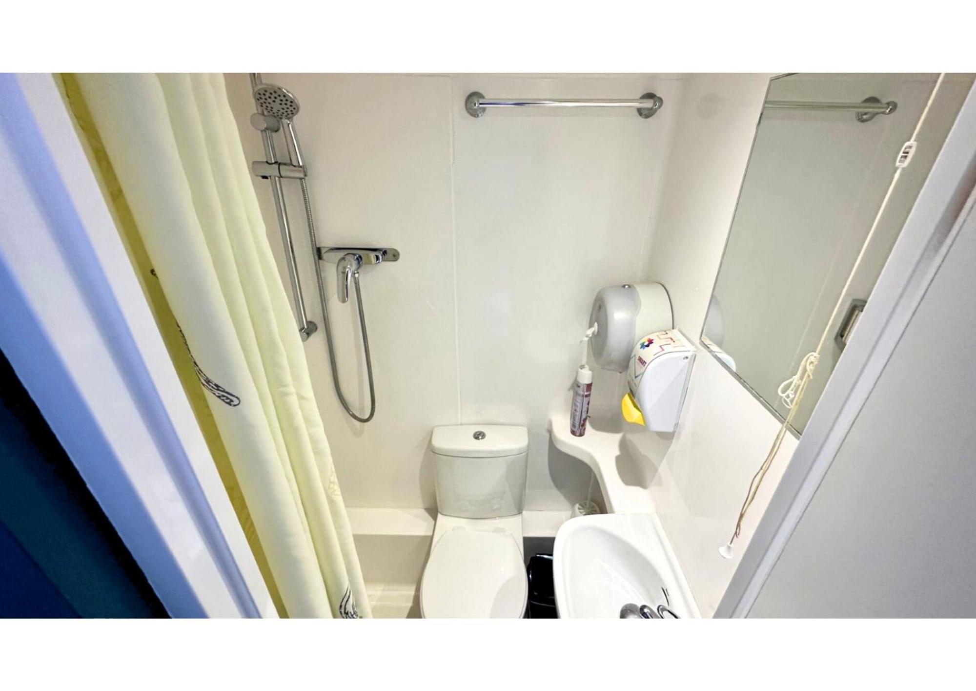 Private 4-Bed Mixed Dormitory Room with Ensuite Bathroom