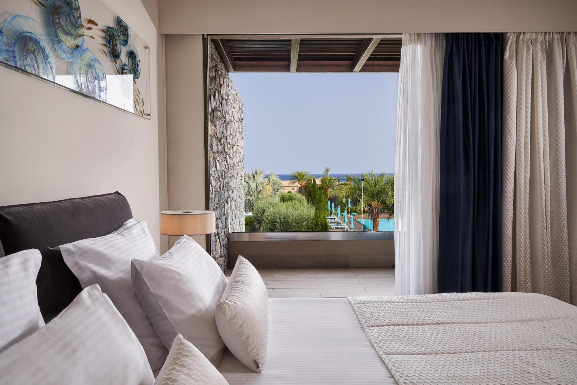 Honeymoon Suite,1586110901:JPEG