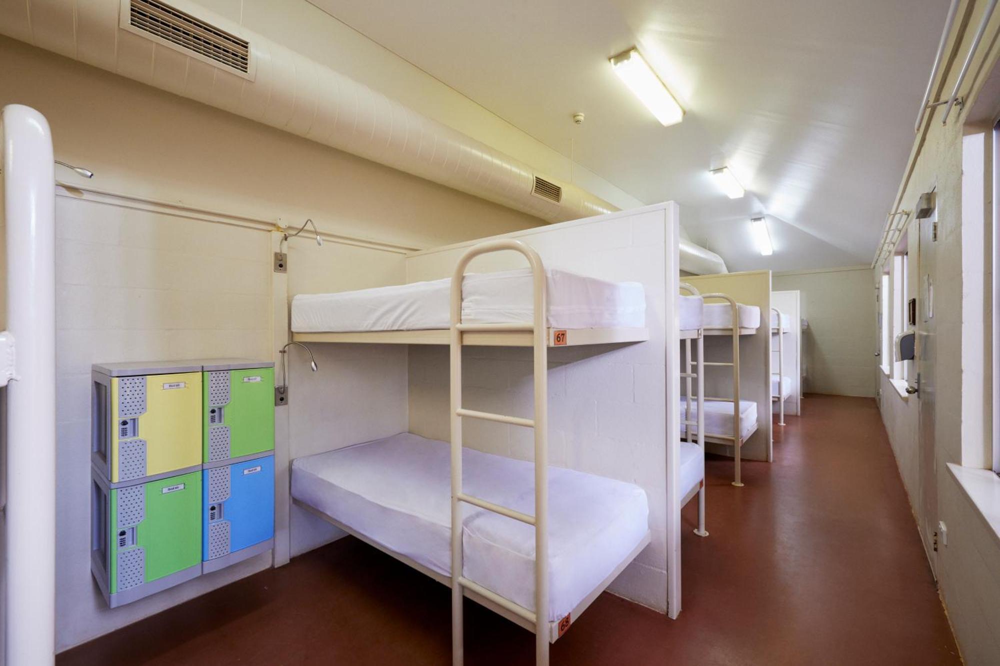 Single Bed 20-Bed Female Dorm
