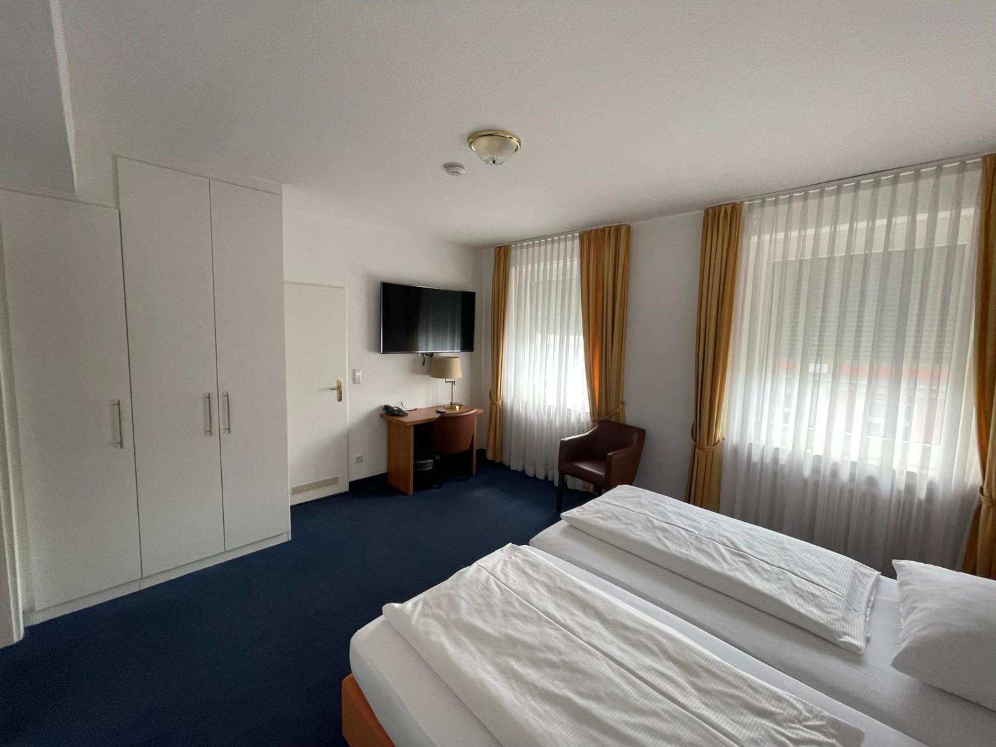 Double Room,1588047932:JPEG