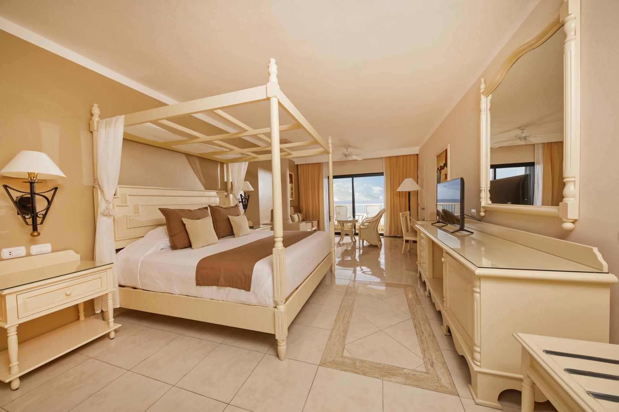 Junior Suite Deluxe Ocean Front Adults Only
