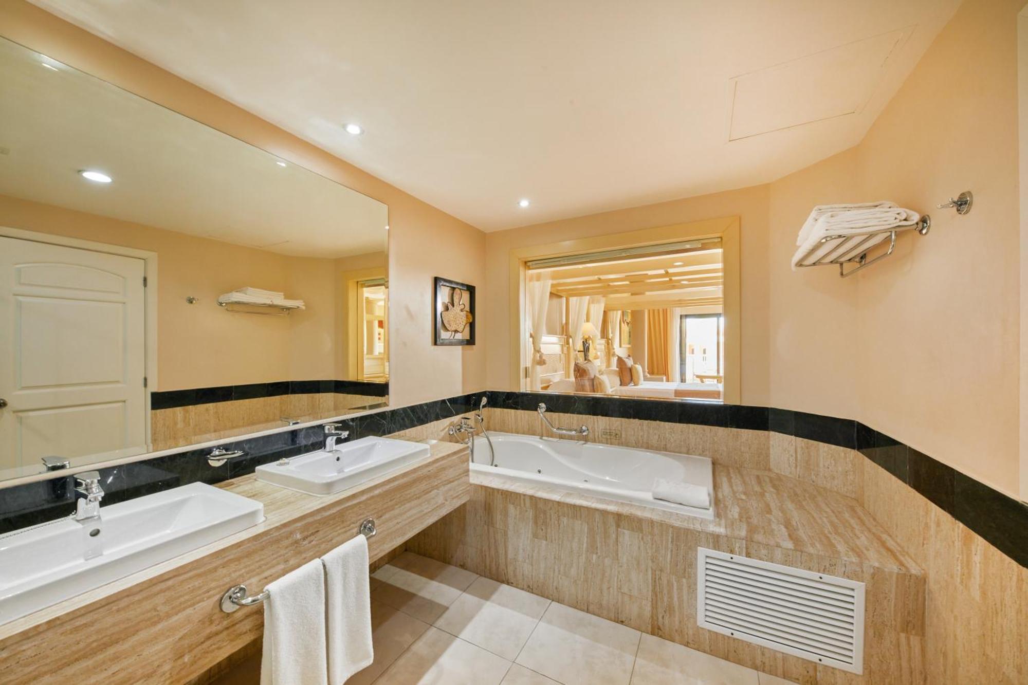 Junior Suite Deluxe Adults Only