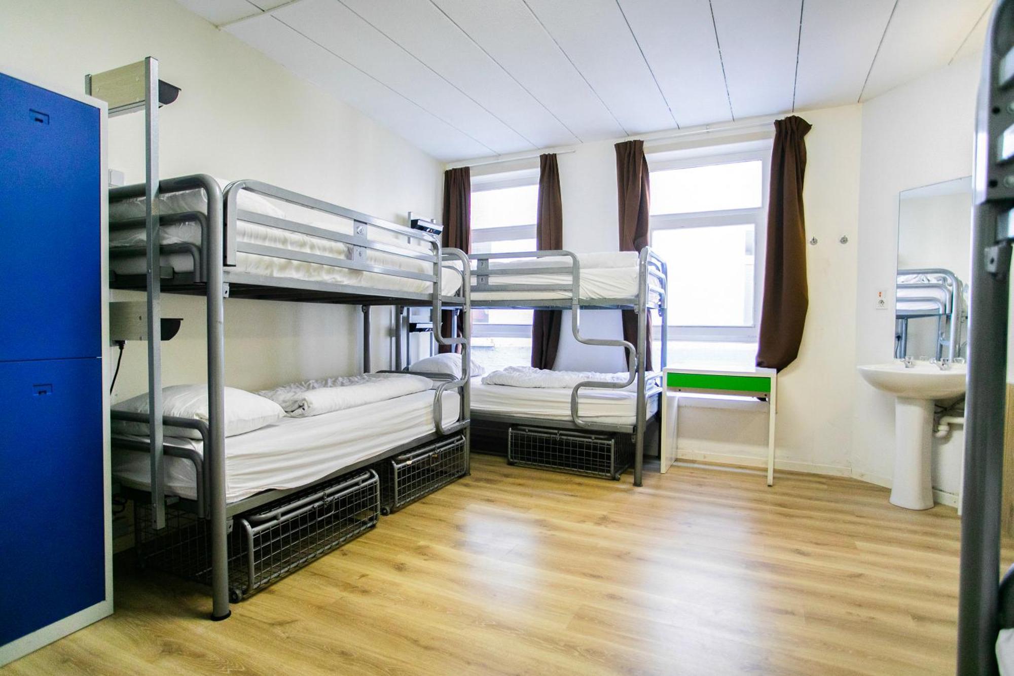 Bed 8-Bed Mixed Dormitory Room