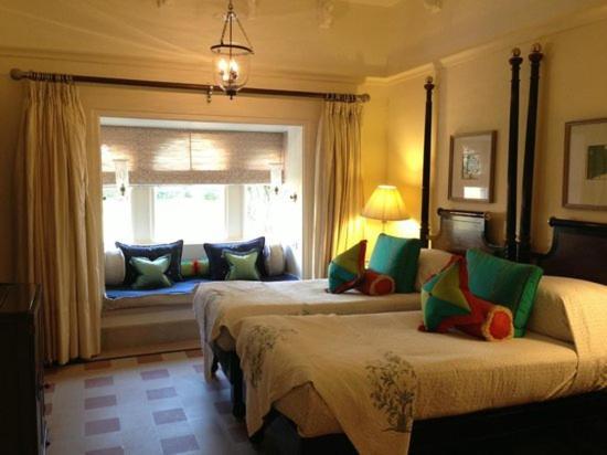 Quarto Premier com 2 Camas de Solteiro e Vista do Jardim
