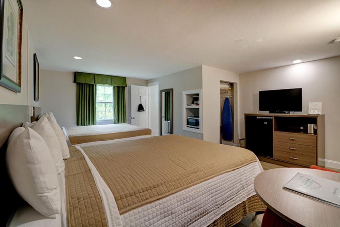 Queen Room with Two Queen Beds
