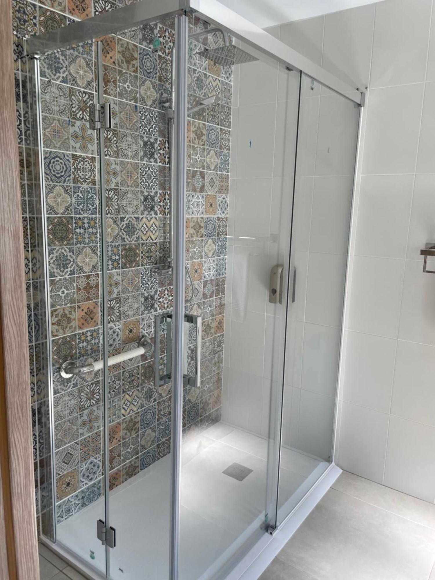 Double or Twin Room Private Bathroom