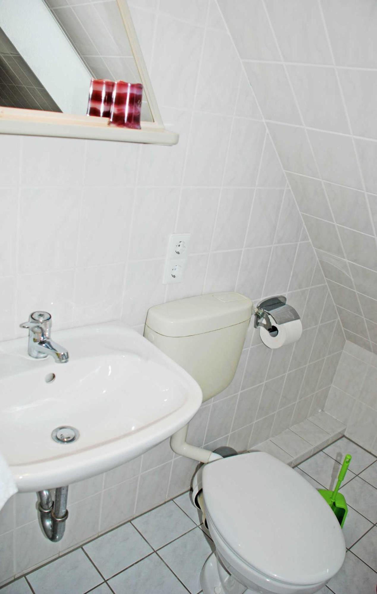 Single Room Private Bathroom