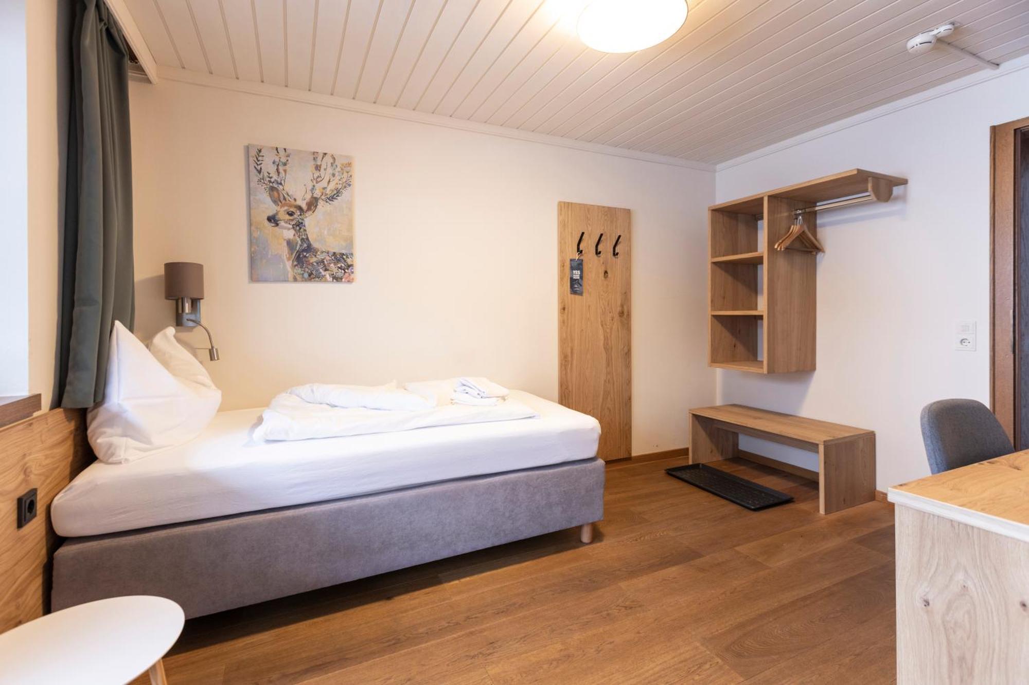 Single Room with Balcony,1615699233:JPEG