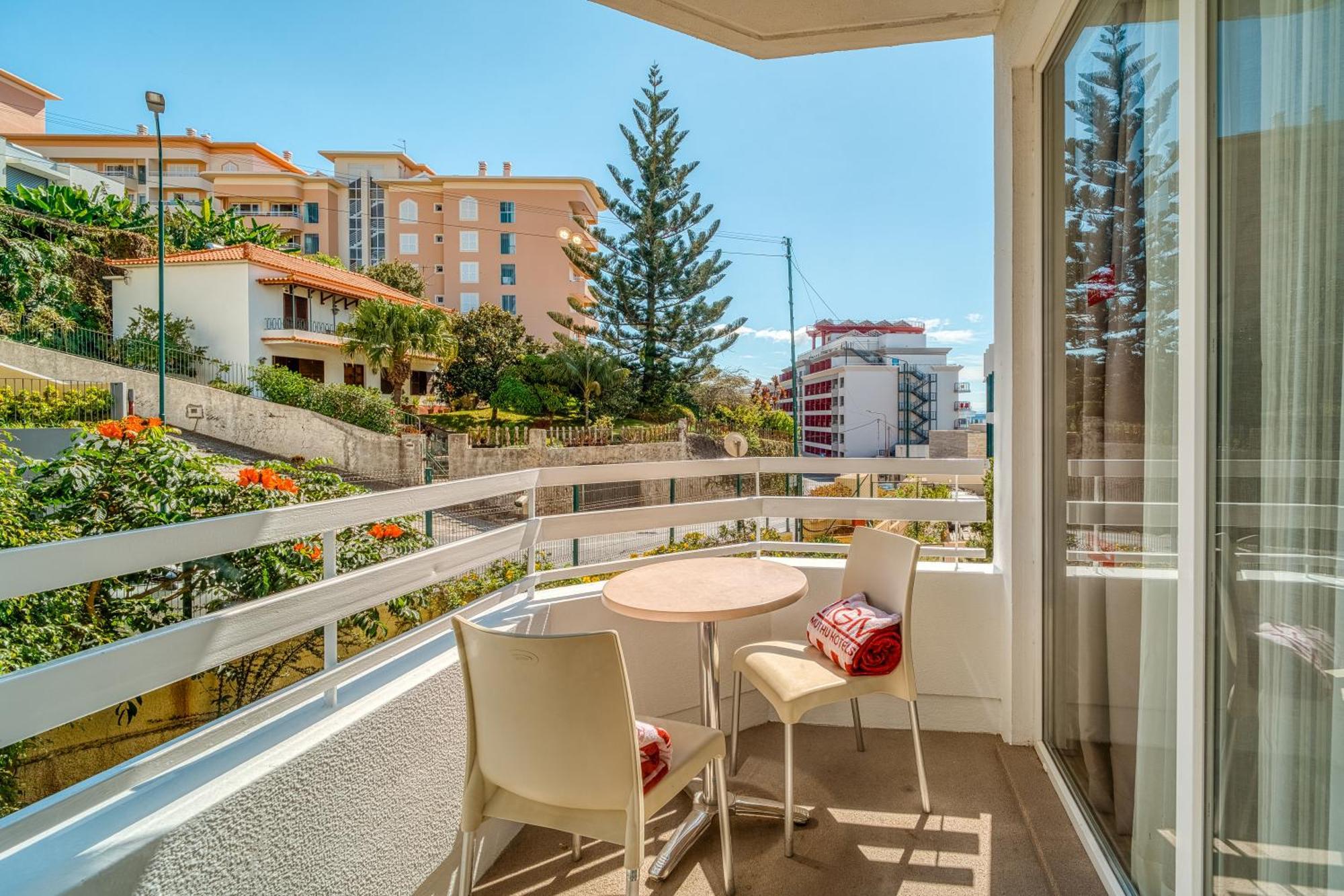 Standard Double or Twin Room Garden View