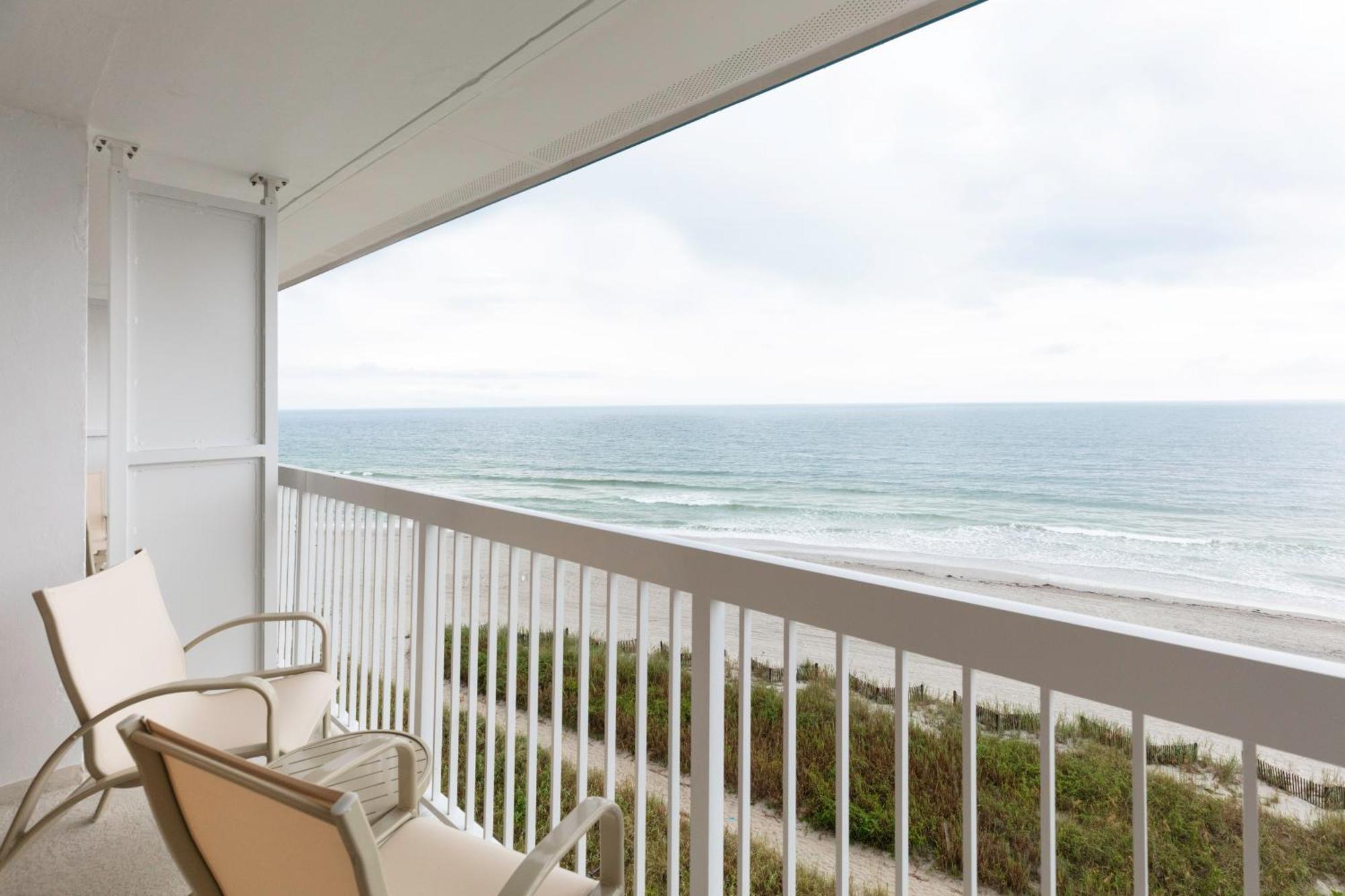 Double Oceanfront Guestroom