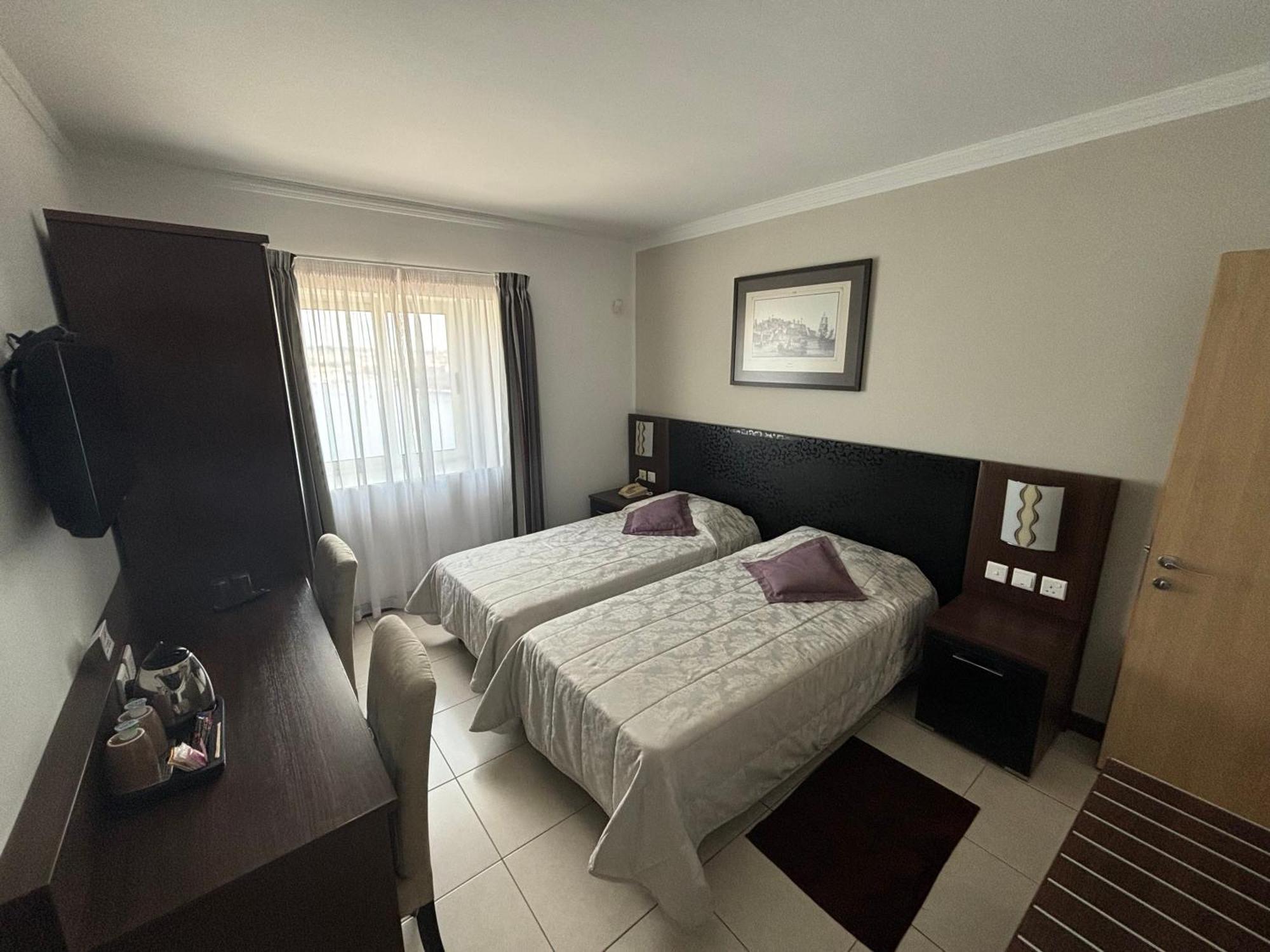 Double or Twin Room Sea View