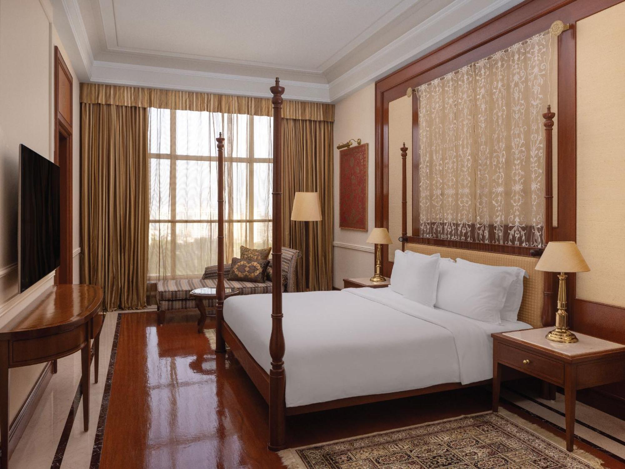 King Room Skyline View on Spa Laundry Food & Soft Beverage Buy 1 1 Luxury Happy Hours from 6 pm to 8pm
