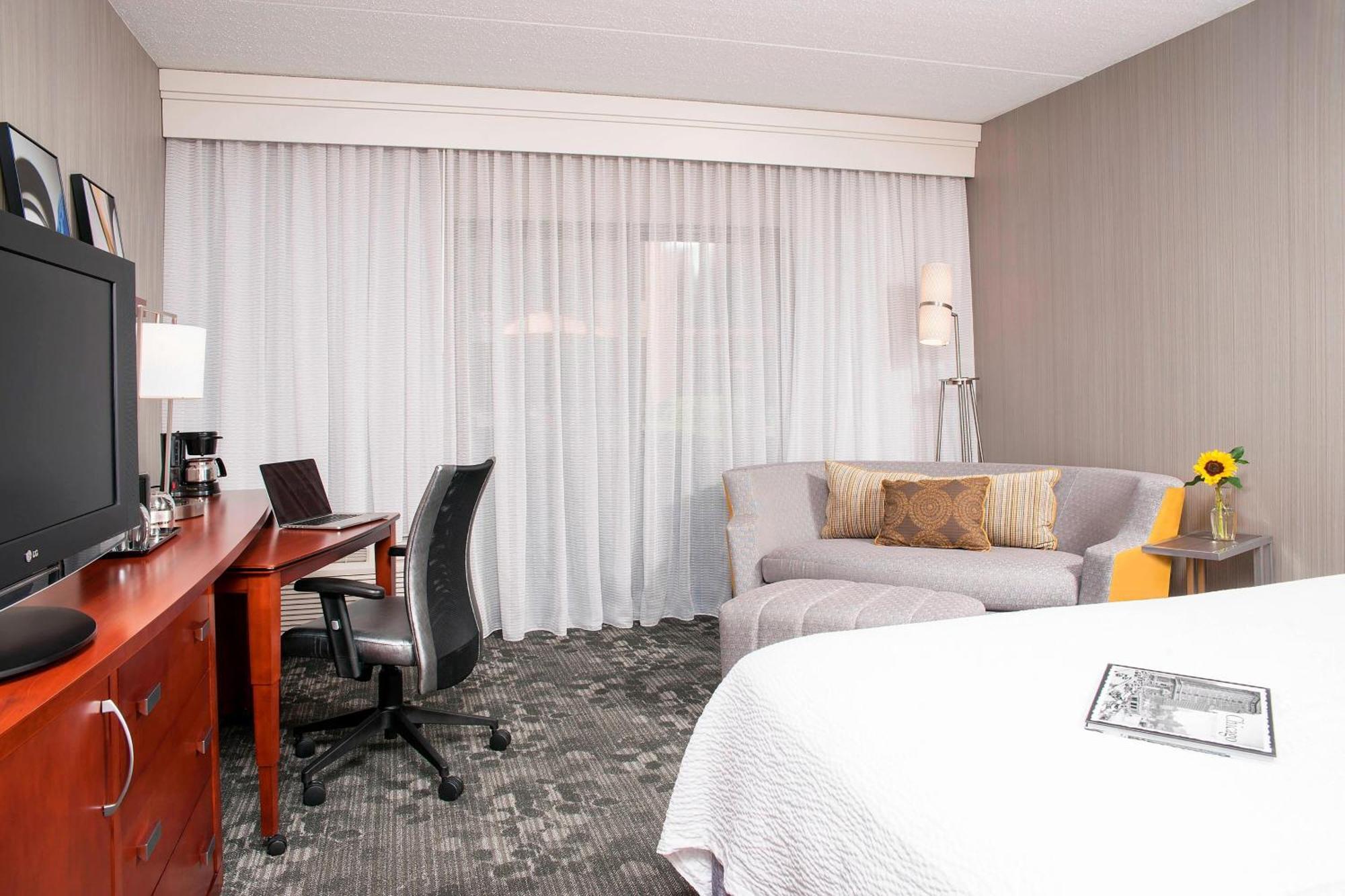 King Room with Sofa Bed - Non-Smoking,1643160505:JPEG