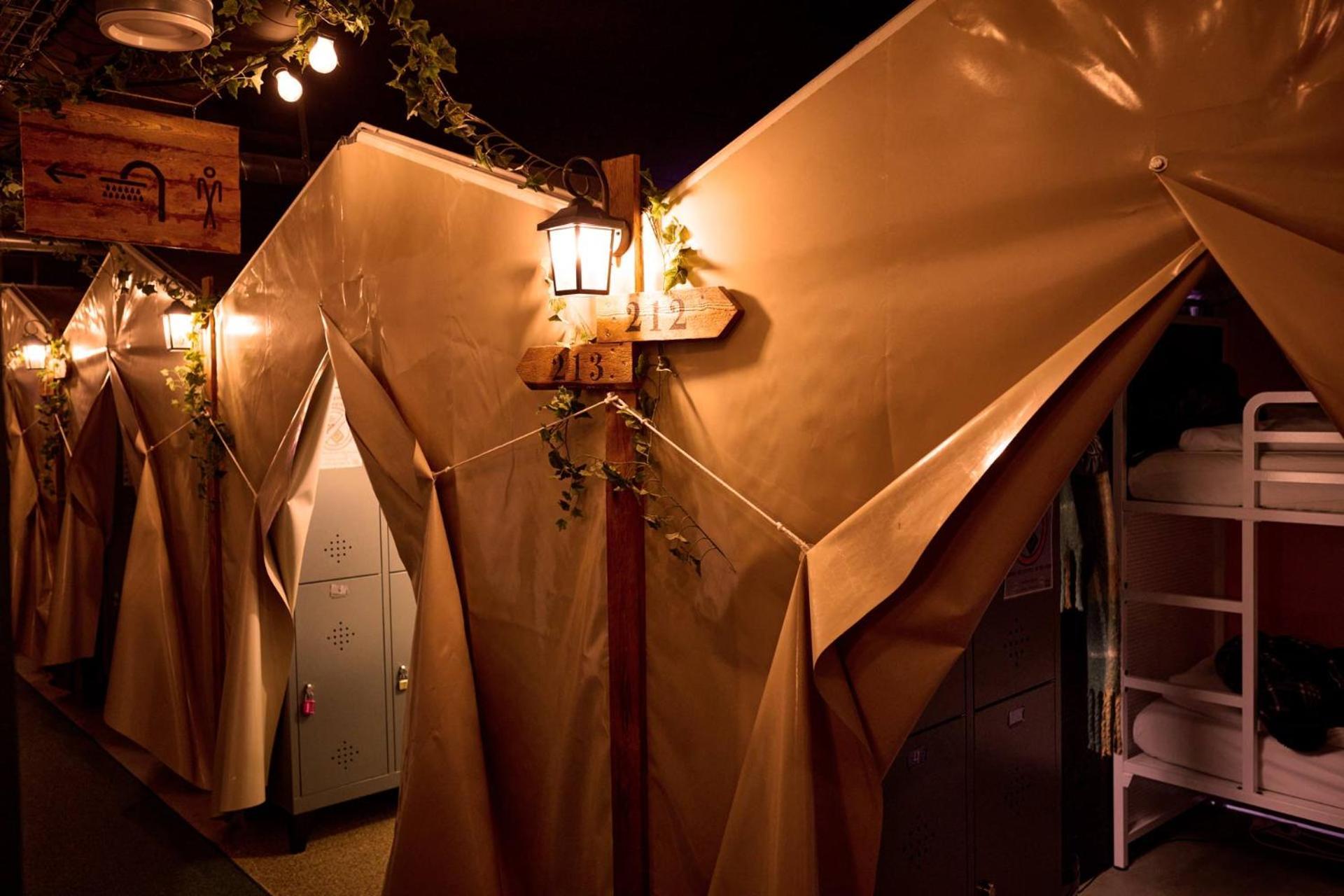 Bed 4-Bed Female Tent