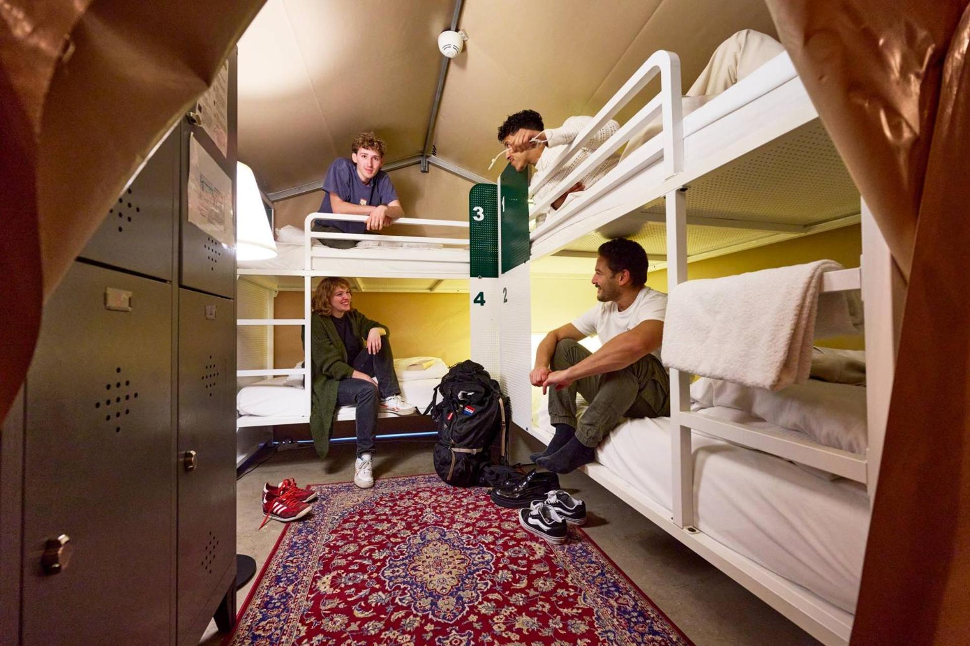 Bed 4-Bed Mixed Tent