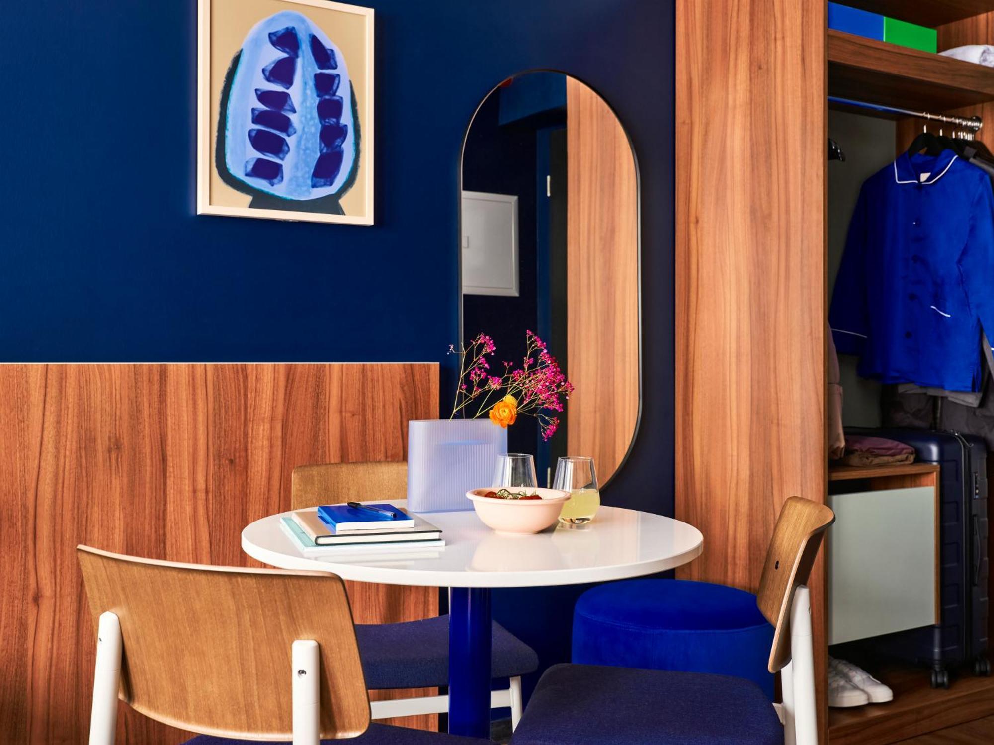 Large Studio Kitchenette Extra Bed