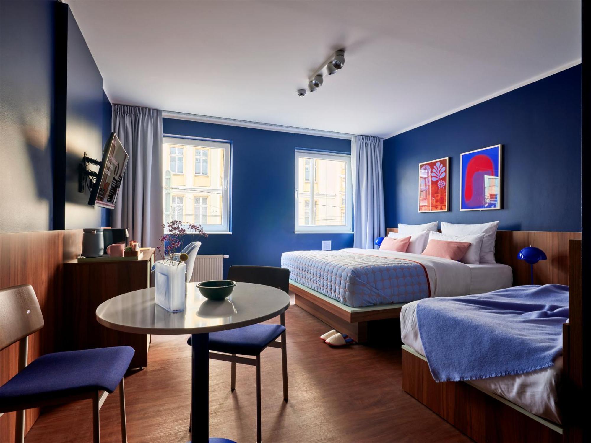 Large Room Extra Bed