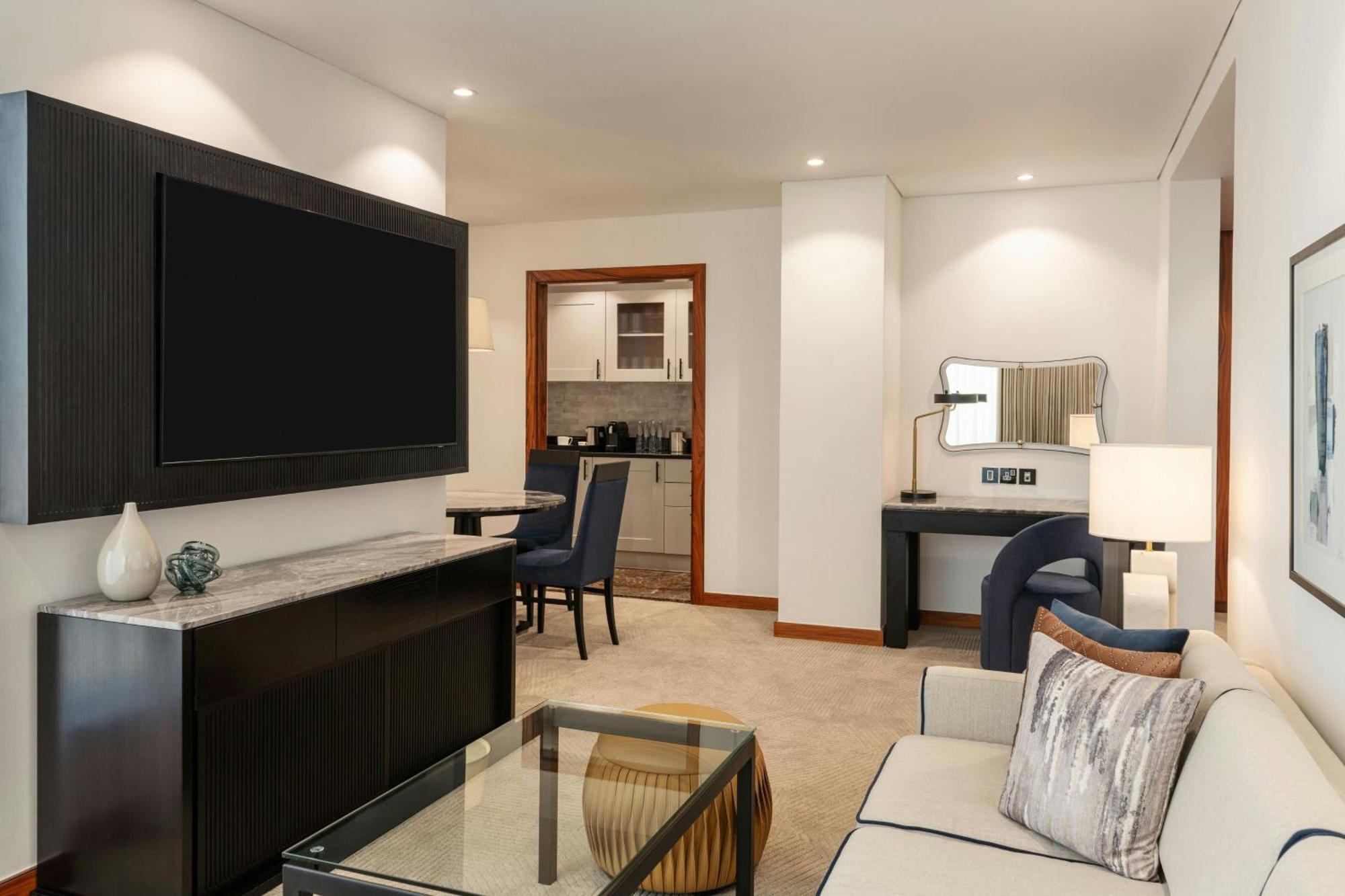 Superior Deluxe Suite, 1 Bedroom Suite, Airport Transfers, With Complimentary Resort Beach & Pool Access, 2 Twin