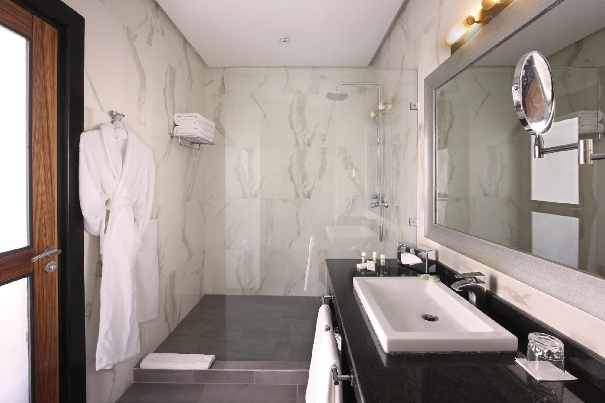 Deluxe King Suite